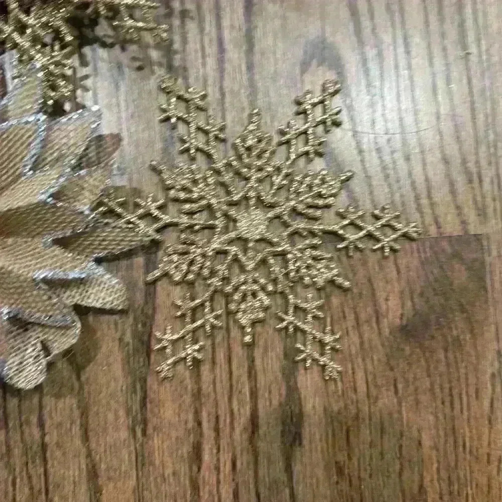 Christmas tree ornaments - Picture 3 of 3